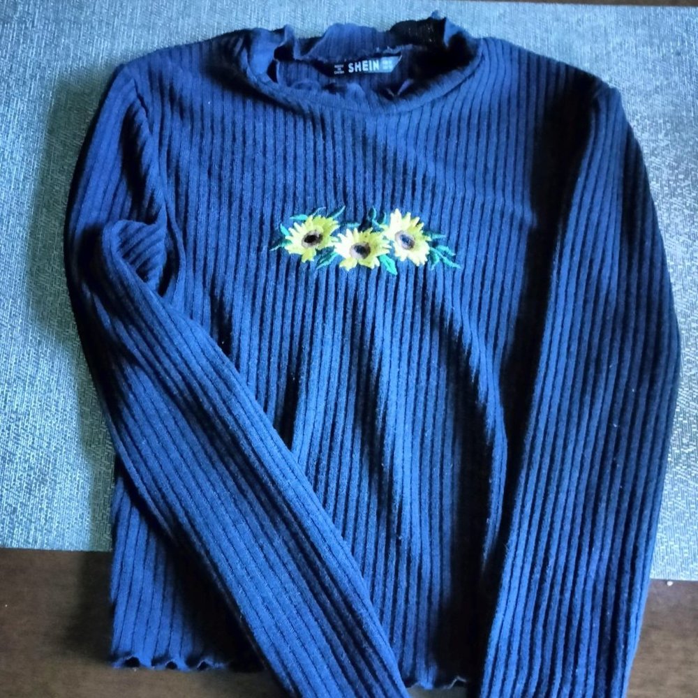 Blue crop tow